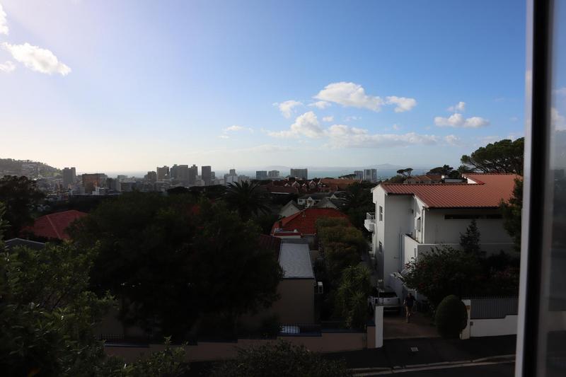 To Let 2 Bedroom Property for Rent in Vredehoek Western Cape